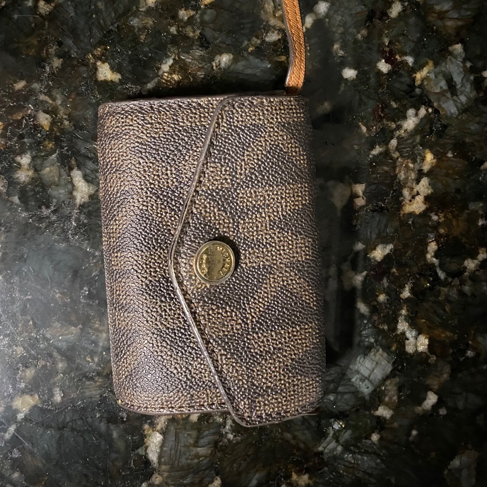 Michael kors change purse